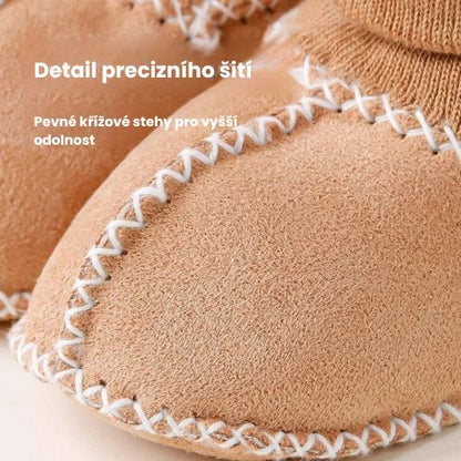 Zateplené zimní ponožkové botičky v semišovém vzhledu