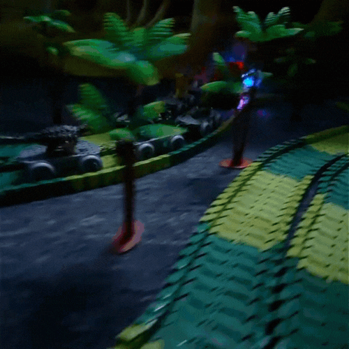 Dinosaur™ Flexibilní závodní dráha se svítícím dinosauřím vozidlem